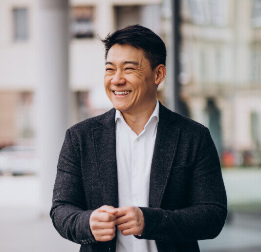 คุณอภิชาติ